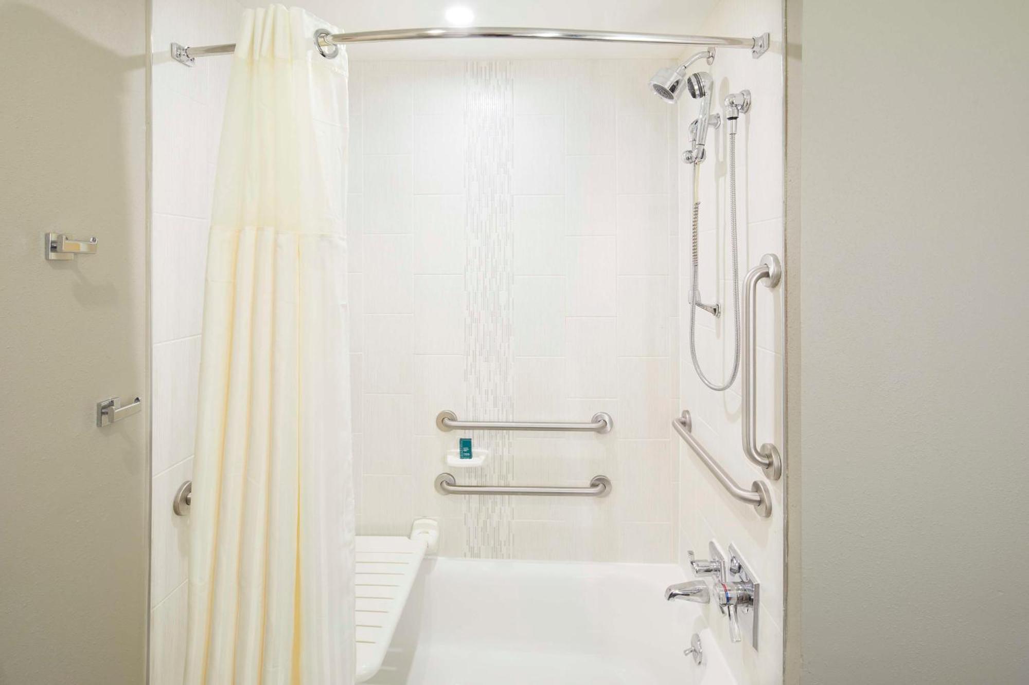 Hotel Doubletree By Hilton Atlanta Alpharetta-Windward Extérieur photo