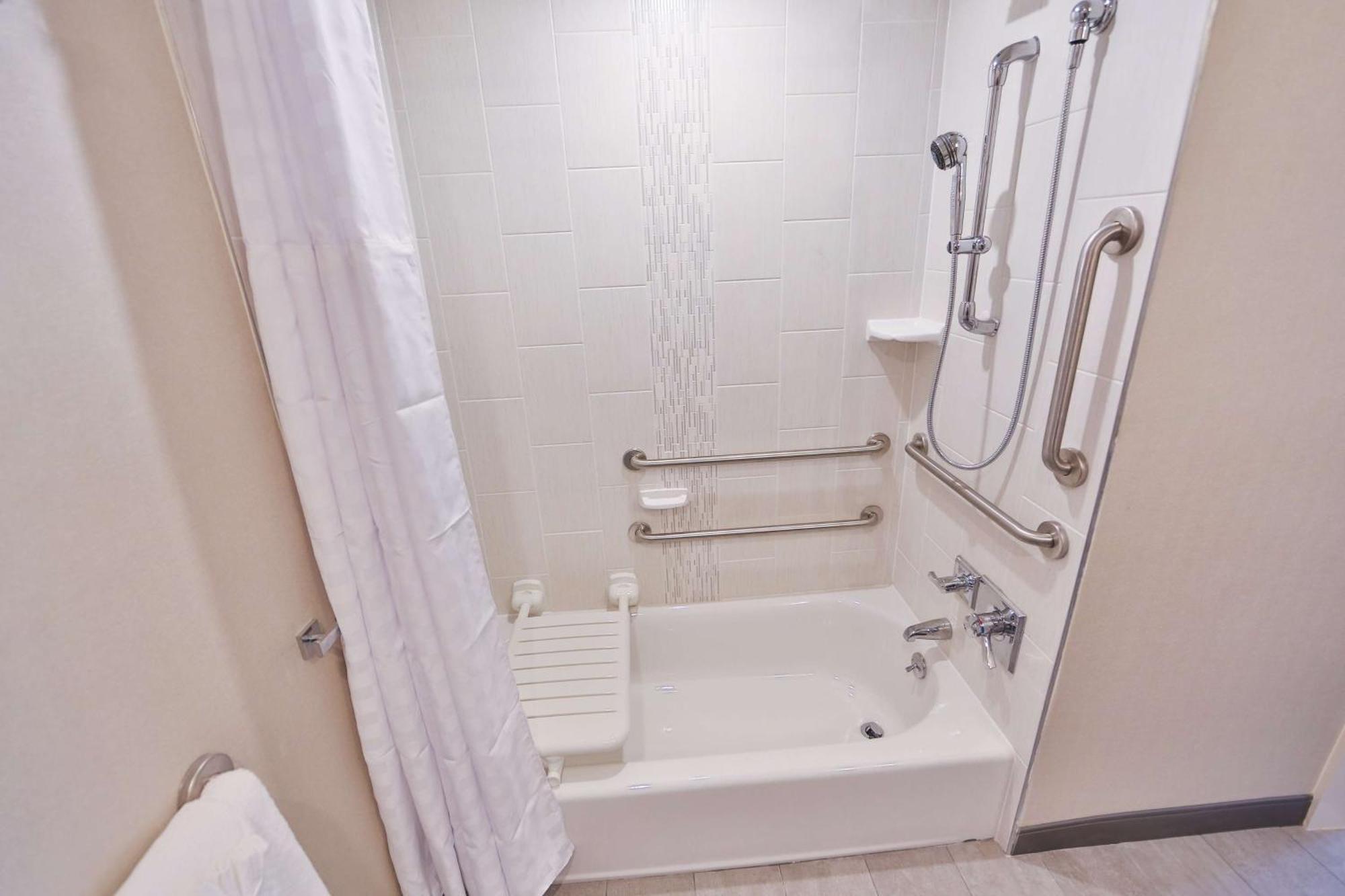 Hotel Doubletree By Hilton Atlanta Alpharetta-Windward Extérieur photo